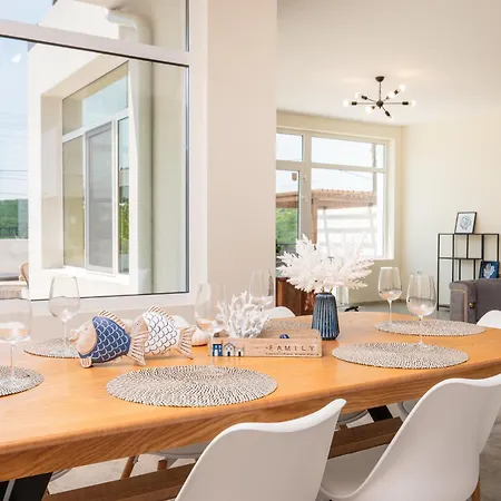 Casa Lulu Sea View Луксозна вила *
